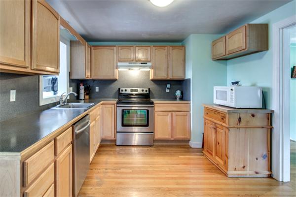 142 Parker Road Needham, MA 02494 - Photo 8 of 27 Gallery Image 8