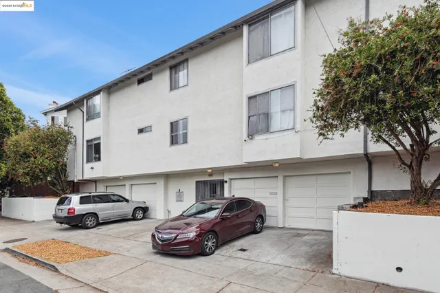 $795,000 | 5238 Clinton Avenue, Richmond, CA 94805