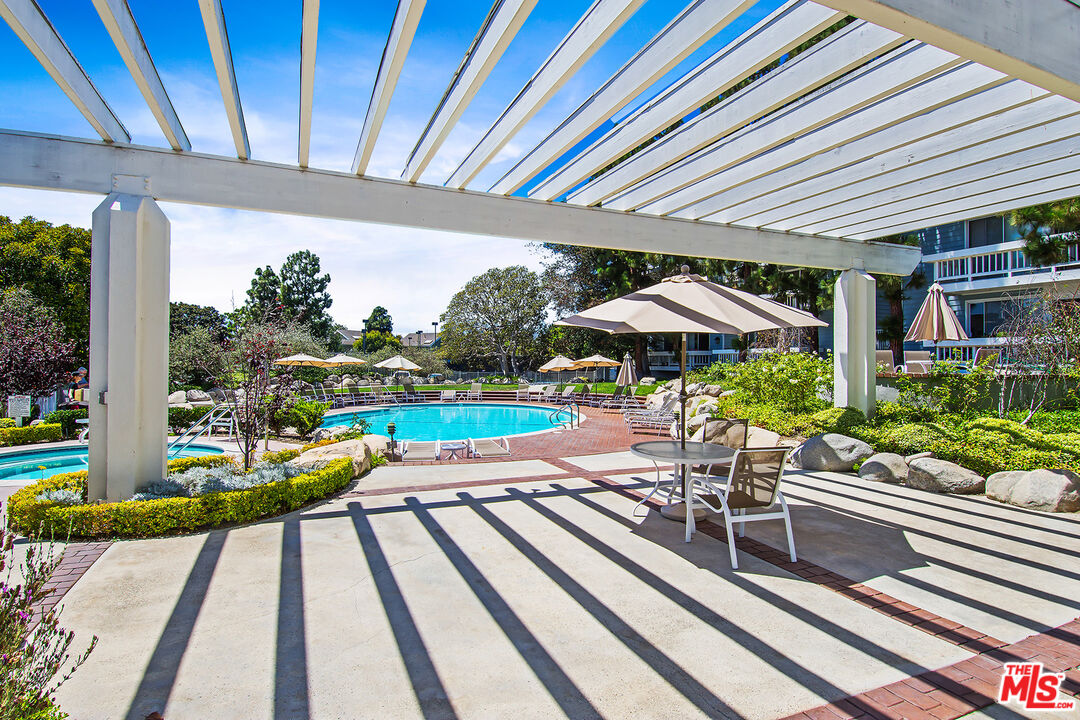 13080 Mindanao Way, Unit 95 Marina del Rey, CA 90292 - Photo 6 of 11 a house view with a seating space