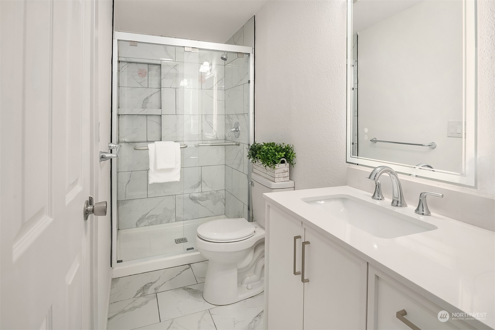 12061 Renton Avenue South Seattle, WA 98178 - Photo 8 of 10 Gallery Image 8