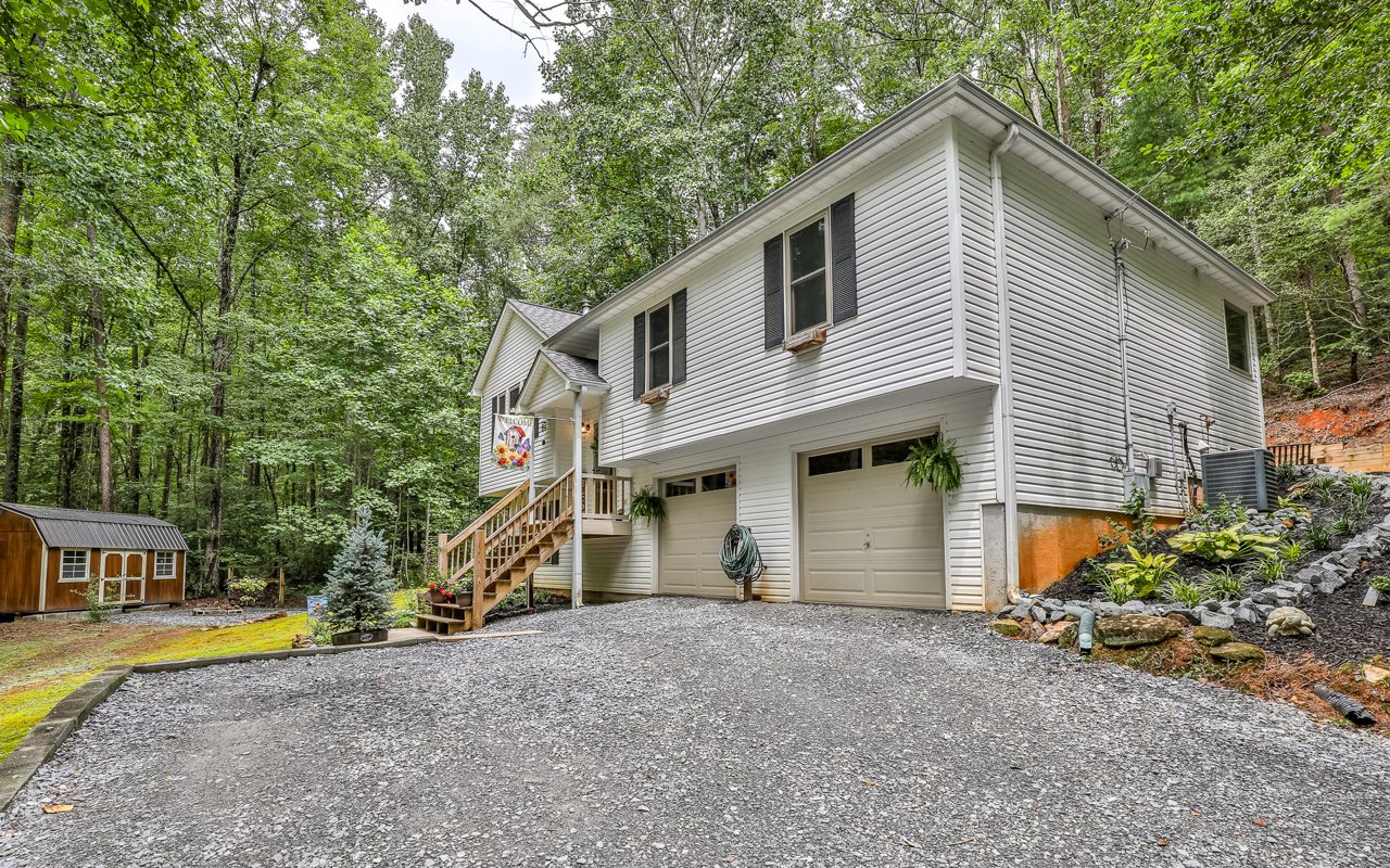 1813 Big Ben Road Ellijay, GA 30540 - Photo 1 of 44 Main View