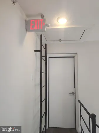 a view of utility room