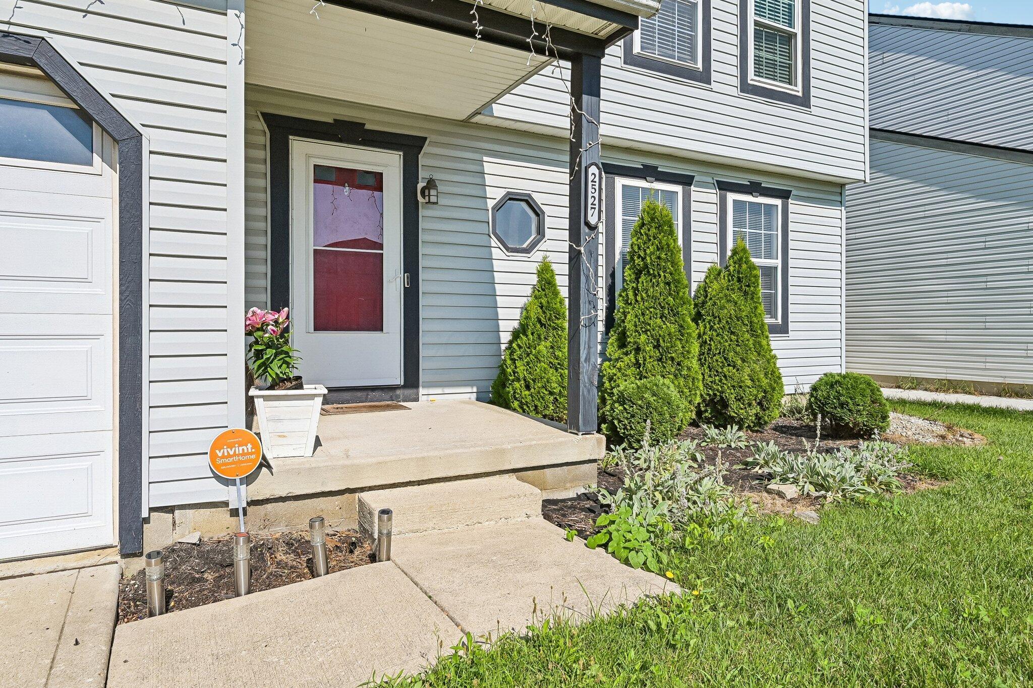 2527 Linbaugh Road Grove City, OH 43123 - Photo 6 of 44 Front Porch