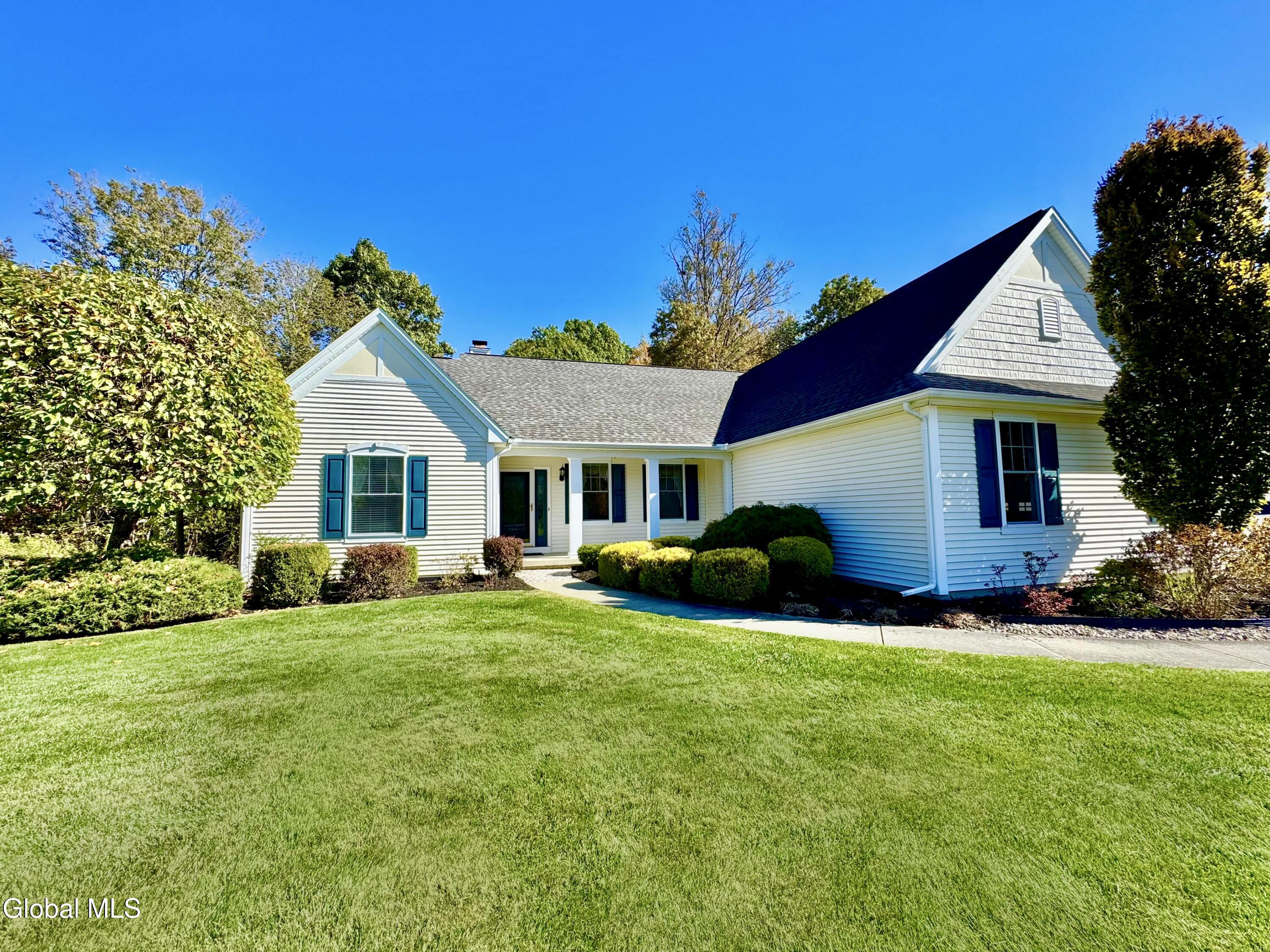 19 Highview Way Halfmoon, NY 12118 - Photo 2 of 76 Belmonte Built Custom Ranch
