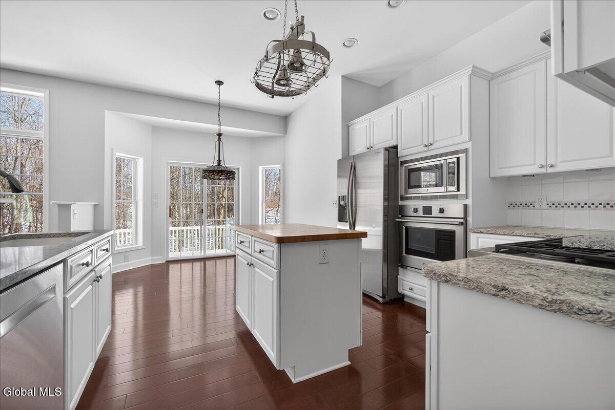 19 Highview Way Halfmoon, NY 12118 - Photo 20 of 76 Butcher Block Island Top!