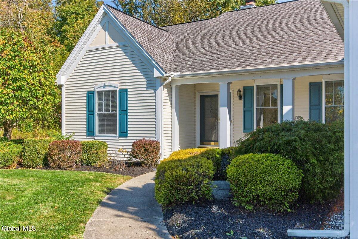 19 Highview Way Halfmoon, NY 12118 - Photo 4 of 76 Entire Home Painted 2026