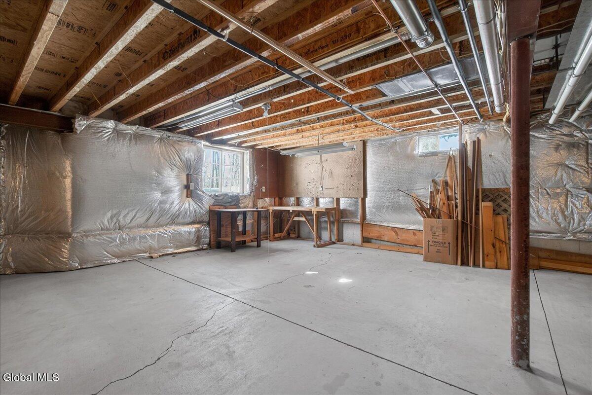 19 Highview Way Halfmoon, NY 12118 - Photo 55 of 76 2 FULL GARDEN WINDOWS