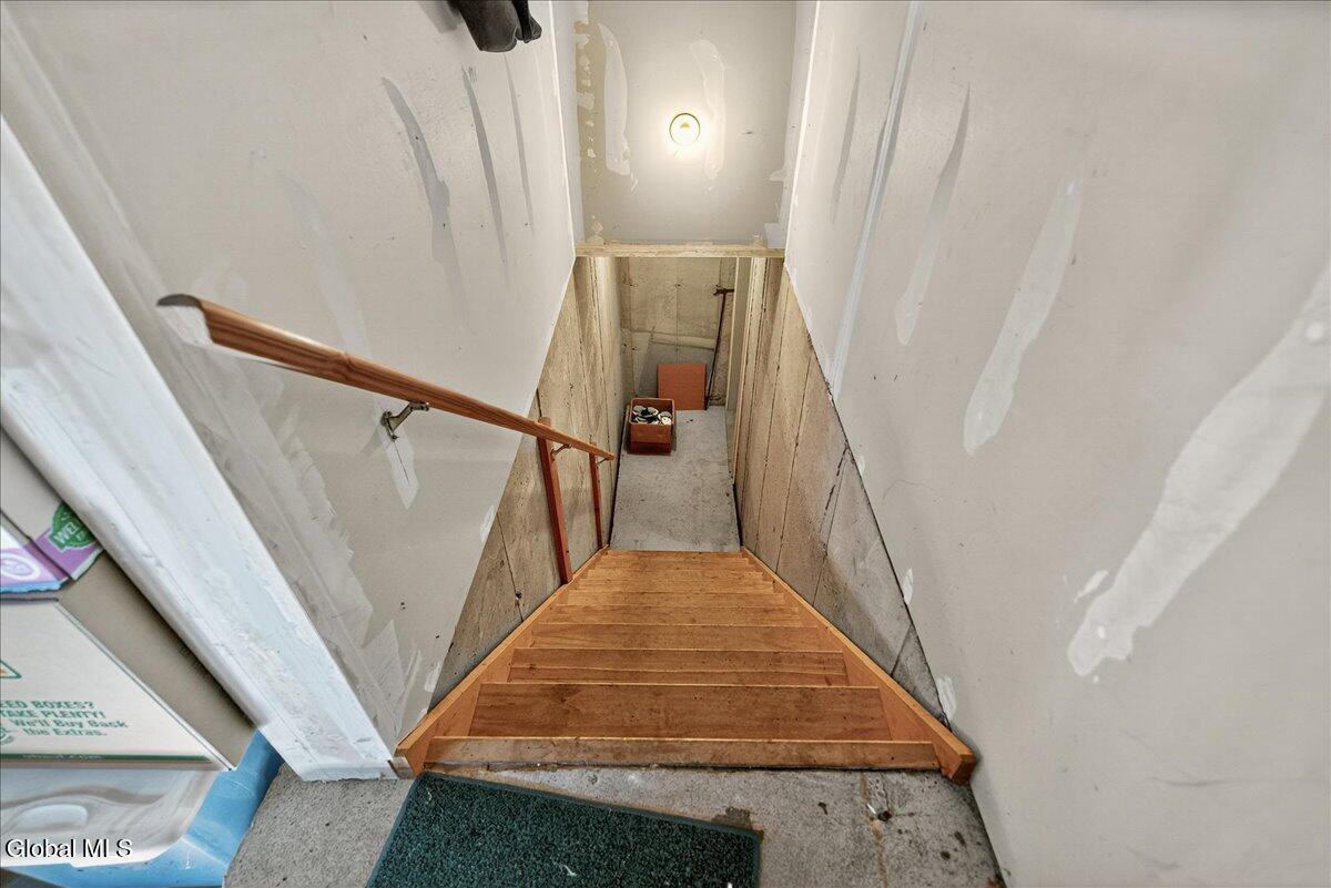 19 Highview Way Halfmoon, NY 12118 - Photo 58 of 76 Huge Upgrade Stairs to Basement Garage!