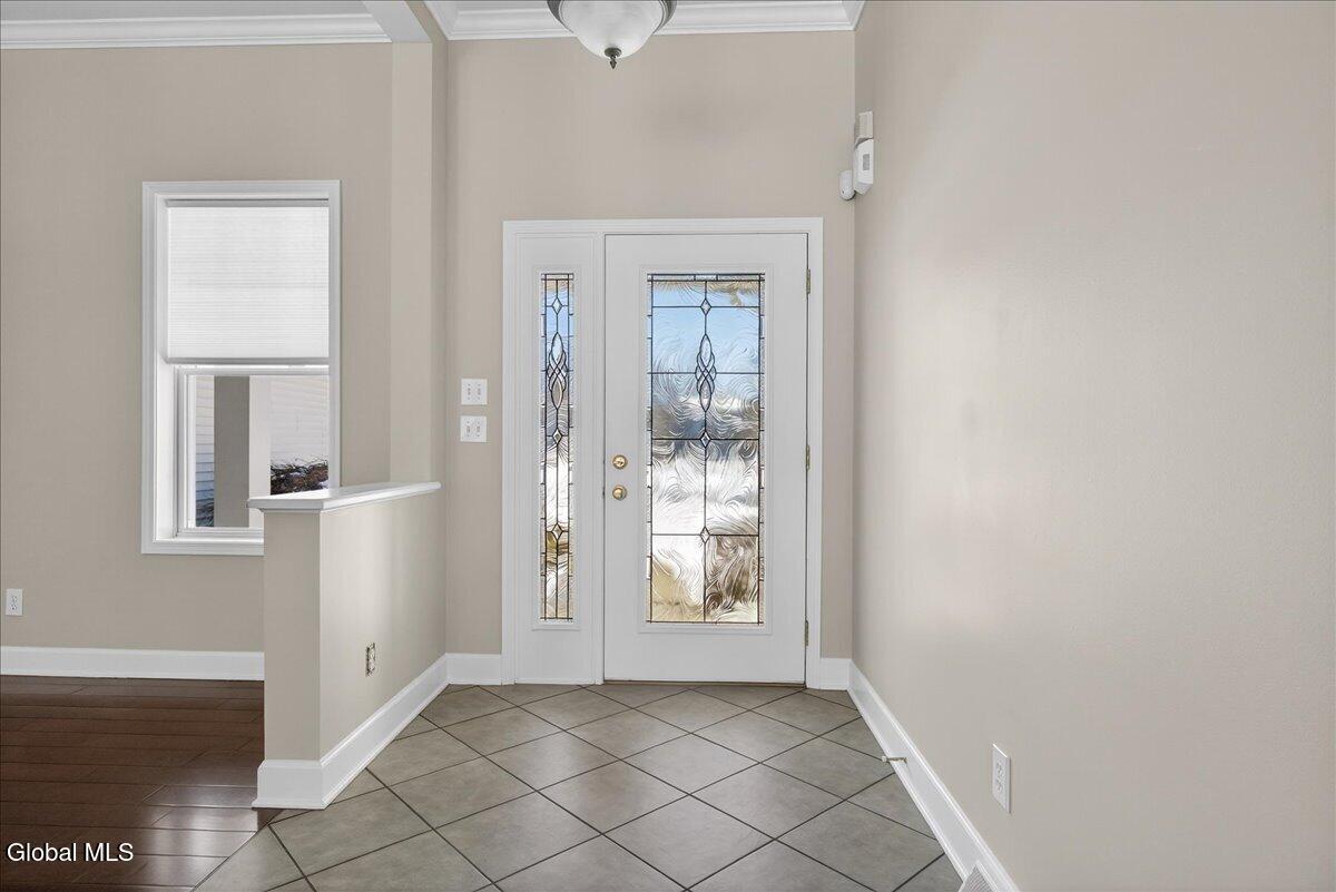 19 Highview Way Halfmoon, NY 12118 - Photo 5 of 76 Bright Foyer!