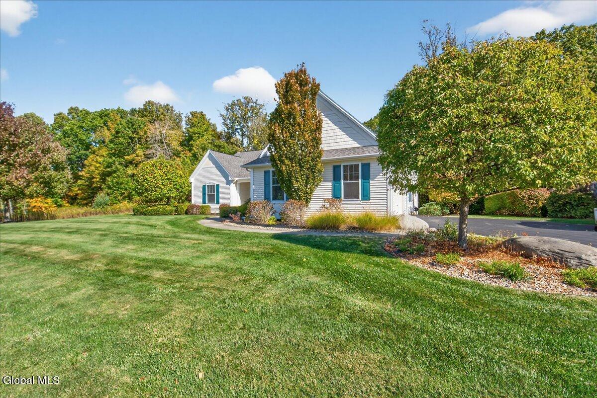 19 Highview Way Halfmoon, NY 12118 - Photo 74 of 76 Side Load Garage!