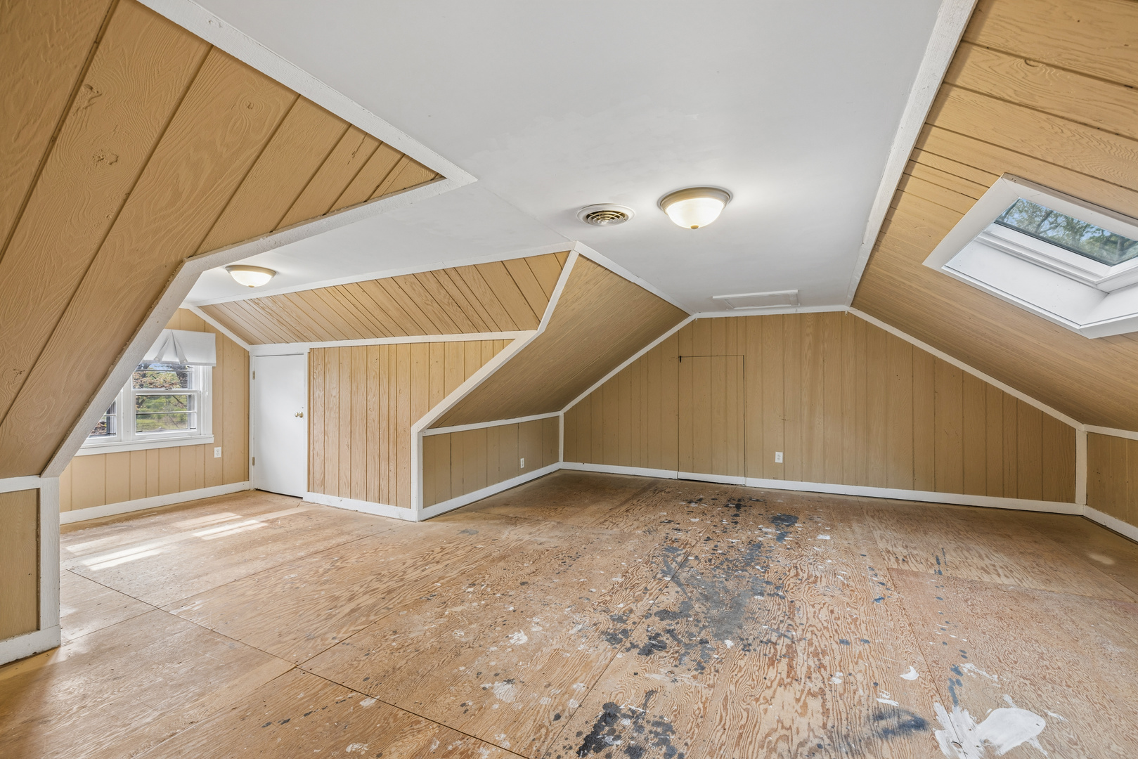 809 Ridgeland Street Fox River Grove, IL 60021 - Photo 24 of 50 a view of an empty room with stairs and white walls
