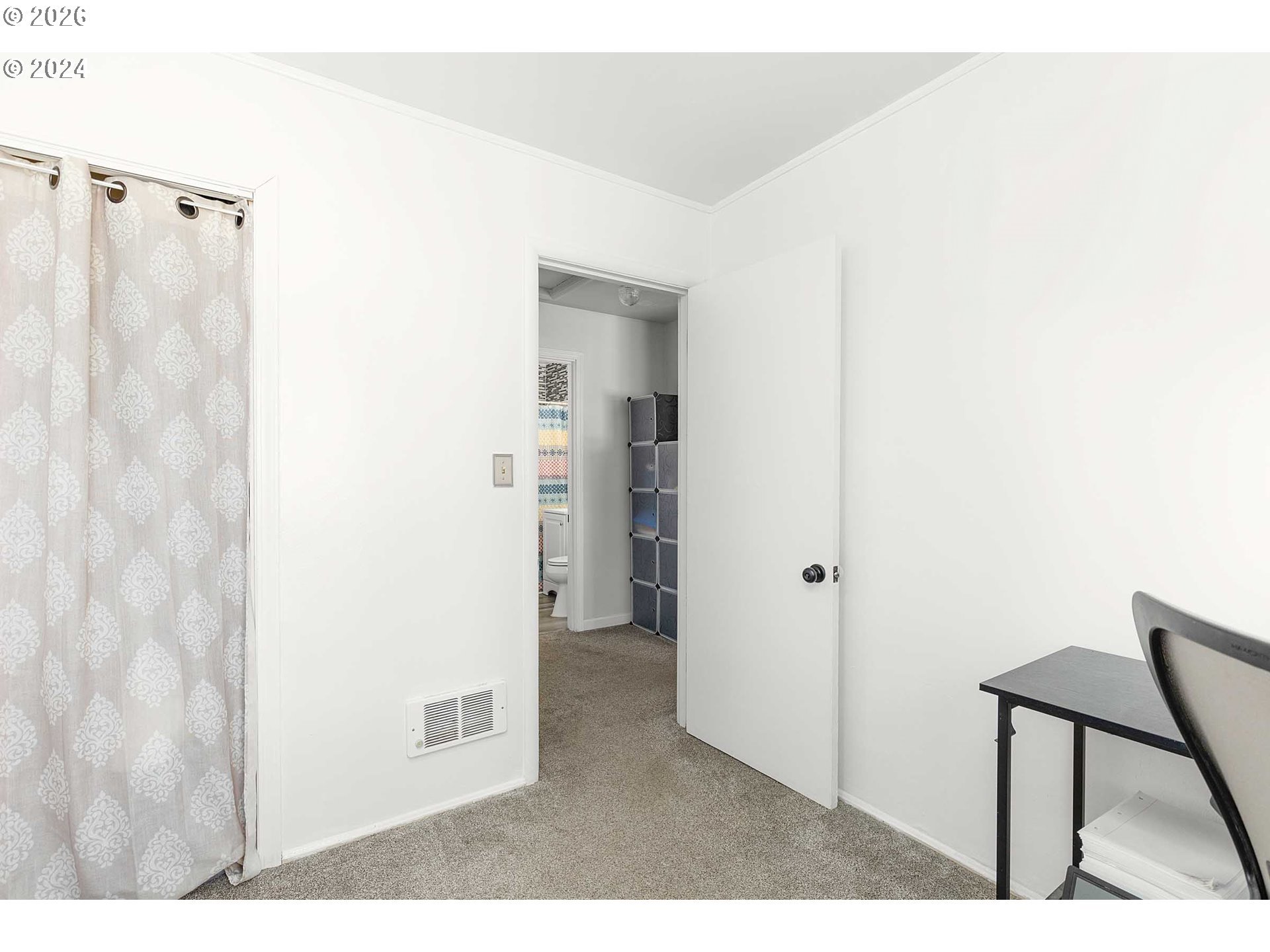 1669 Hayes Street North Bend, OR 97459 - Photo 10 of 30 a picture of a room