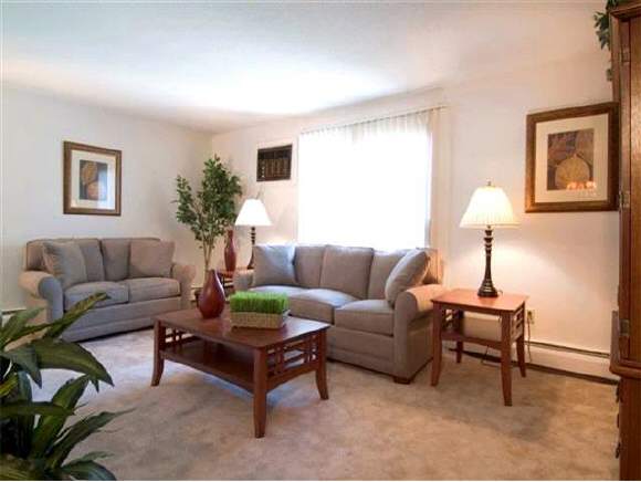 111-101 English Village Road, Unit 101 Manchester, NH 03102 - Photo 1 of 4 Gallery Image 1
