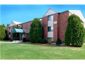 111-101 English Village Road, Unit 101 Manchester, NH 03102 - Photo 4 of 4 Gallery Image 4