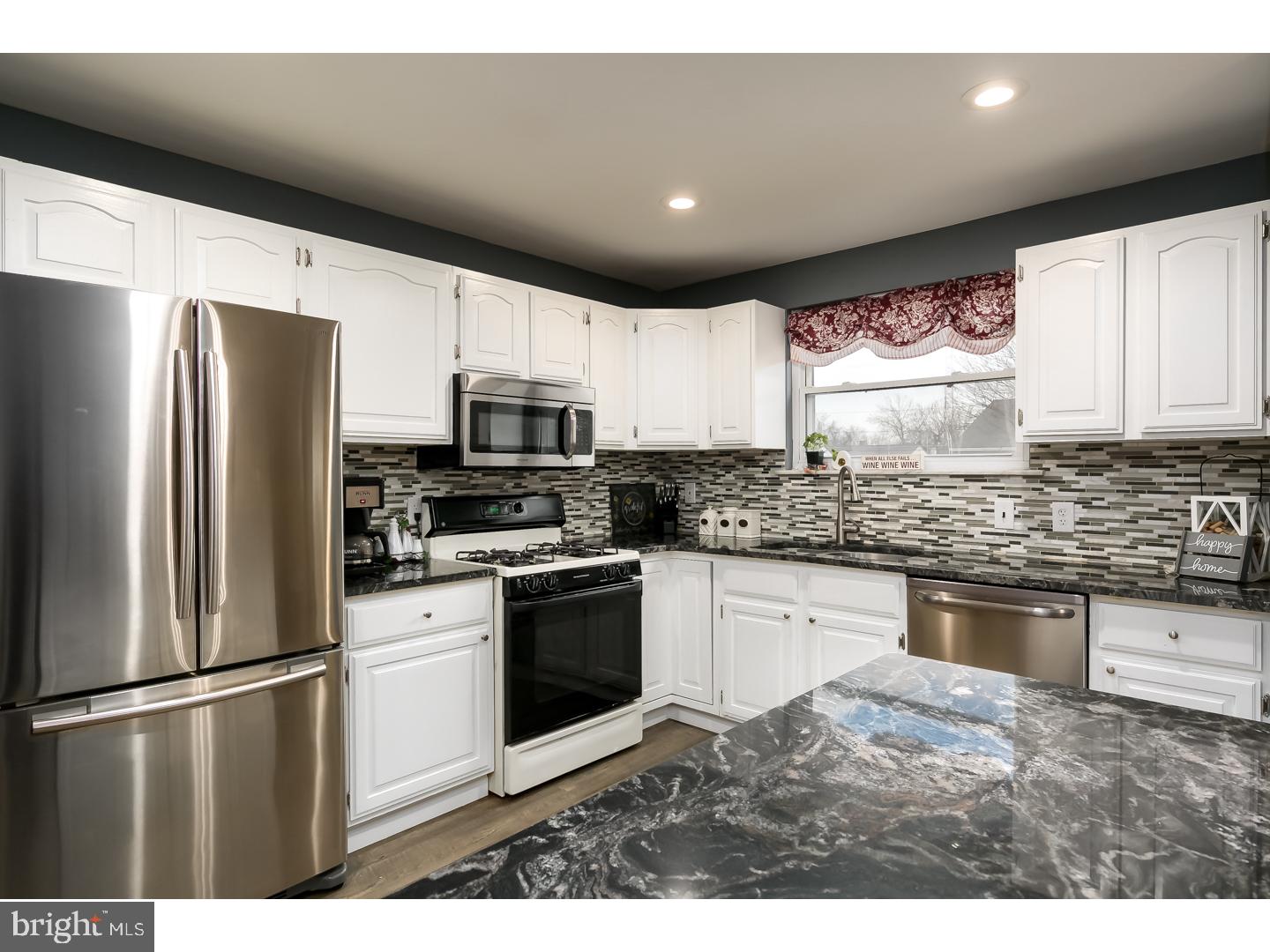 347 Peach Road Bellmawr, NJ 08031 - Photo 6 of 21 Gallery Image 6