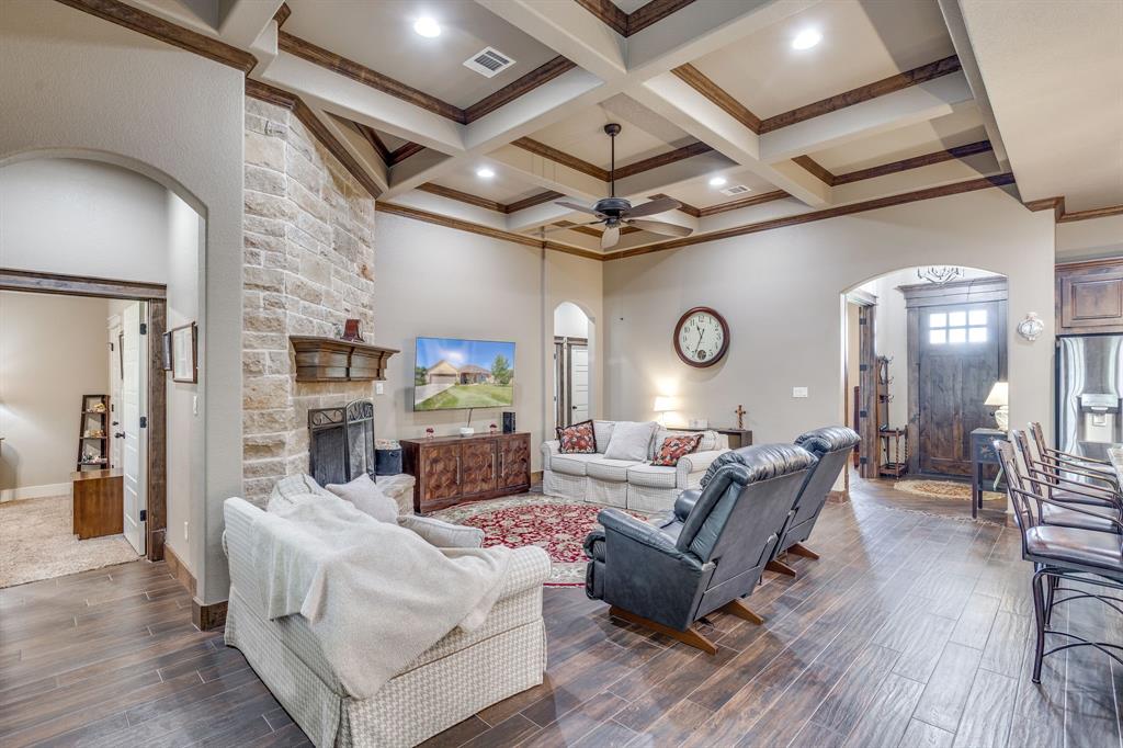 6342 Weatherby Road Granbury, TX 76049 - Photo 8 of 40 Gallery Image 8