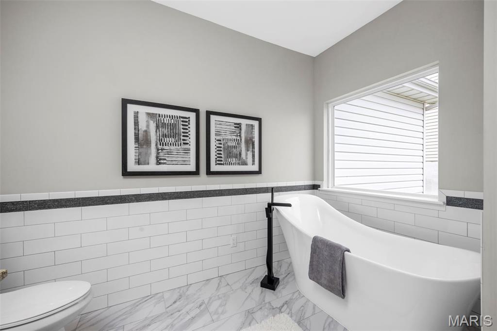 407 Forby Estates Drive Eureka, MO 63025 - Photo 4 of 47