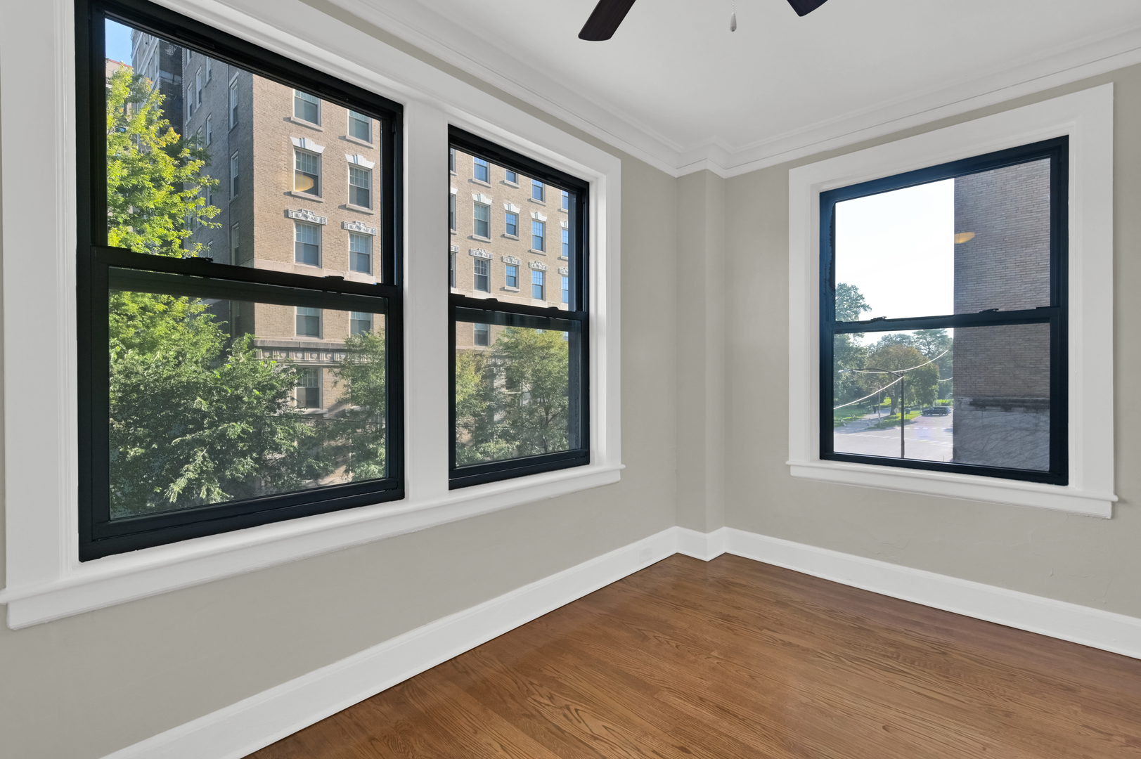 1755 East 55th Street, Unit 301 Chicago, IL 60615 - Photo 16 of 35