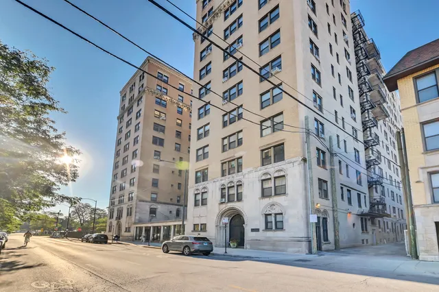 $230,000 | 1755 East 55th Street, Unit 301, Chicago, IL 60615