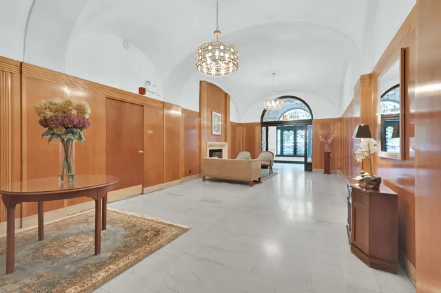 $230,000 | 1755 East 55th Street, Unit 301, Chicago, IL 60615