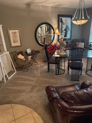 $375,000 | 1325 Laurel Oaks Drive, Streamwood, IL 60107