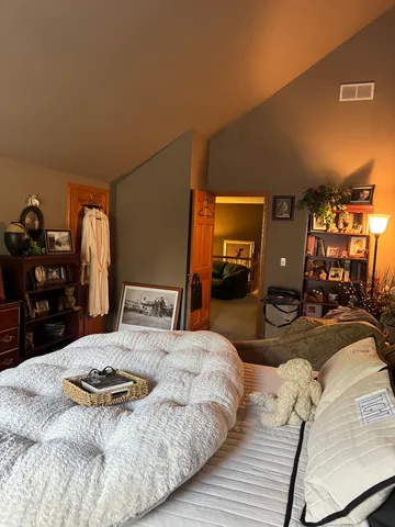 $375,000 | 1325 Laurel Oaks Drive, Streamwood, IL 60107