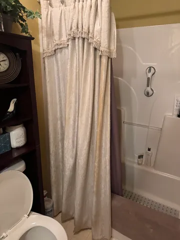 $375,000 | 1325 Laurel Oaks Drive, Streamwood, IL 60107