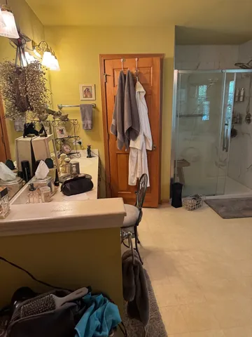 $375,000 | 1325 Laurel Oaks Drive, Streamwood, IL 60107