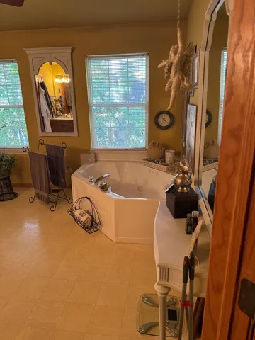 $375,000 | 1325 Laurel Oaks Drive, Streamwood, IL 60107