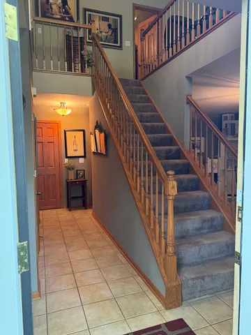 $375,000 | 1325 Laurel Oaks Drive, Streamwood, IL 60107