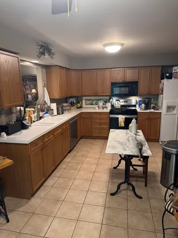 $375,000 | 1325 Laurel Oaks Drive, Streamwood, IL 60107