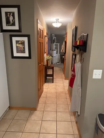 $375,000 | 1325 Laurel Oaks Drive, Streamwood, IL 60107