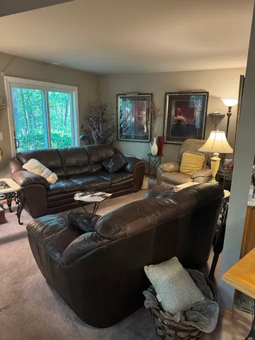$375,000 | 1325 Laurel Oaks Drive, Streamwood, IL 60107