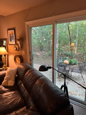 $375,000 | 1325 Laurel Oaks Drive, Streamwood, IL 60107