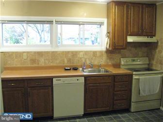 44 Roving Road Levittown, PA 19056 - Photo 2 of 12 Kitchen