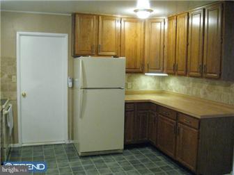 44 Roving Road Levittown, PA 19056 - Photo 3 of 12 Kitchen