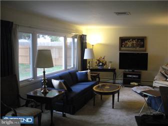 44 Roving Road Levittown, PA 19056 - Photo 5 of 12 Living Room