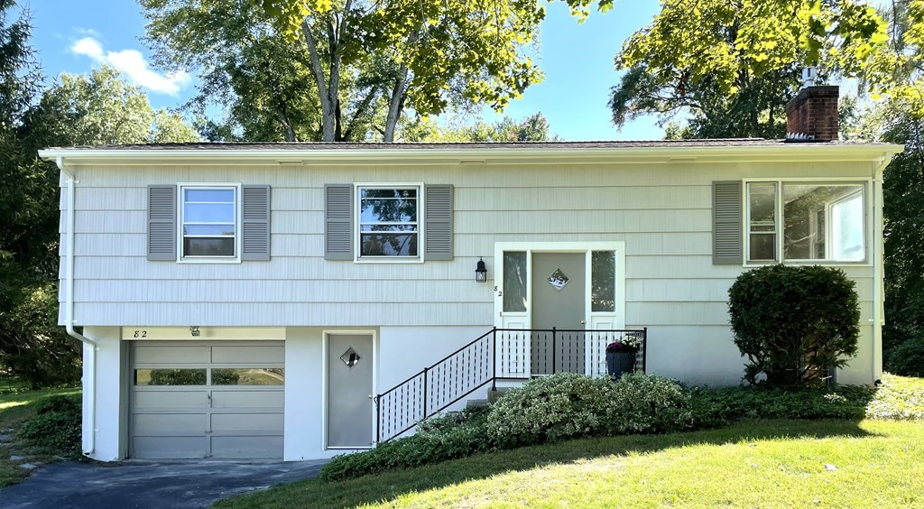 82 Tracy Circle Amherst, MA 01002 - Photo 1 of 31 Gallery Image 1