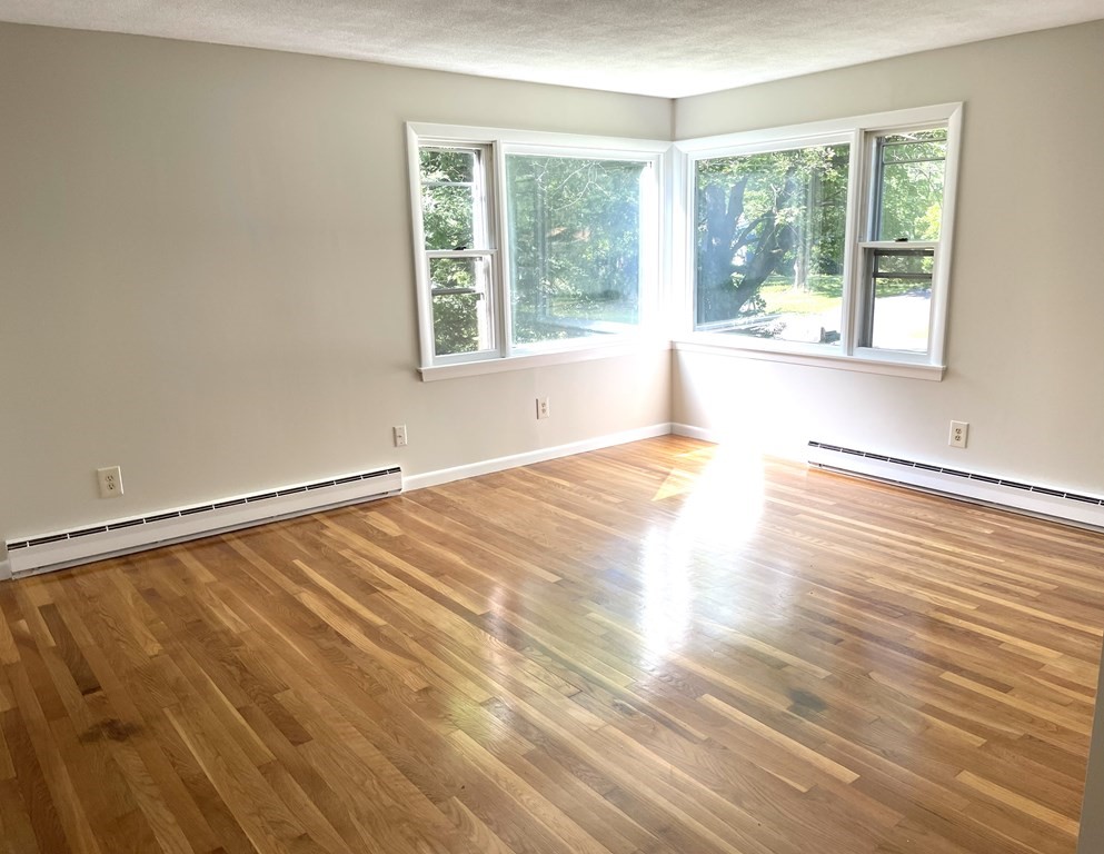82 Tracy Circle Amherst, MA 01002 - Photo 9 of 31 Gallery Image 9