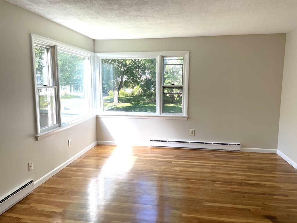 82 Tracy Circle Amherst, MA 01002 - Photo 10 of 31 Gallery Image 10