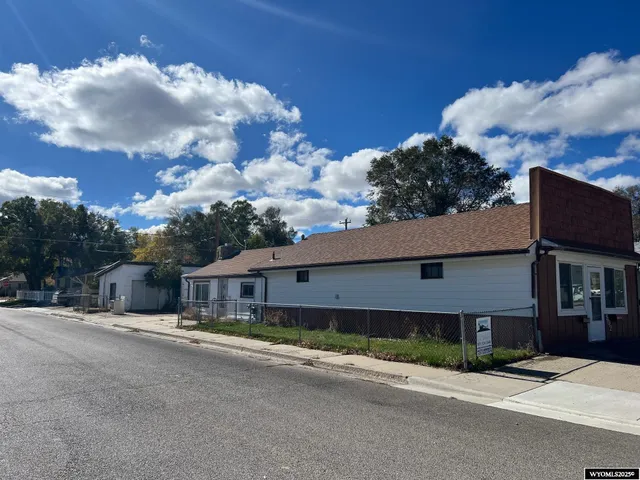 $139,000 | 502 West State Street, Rawlins, WY 82301