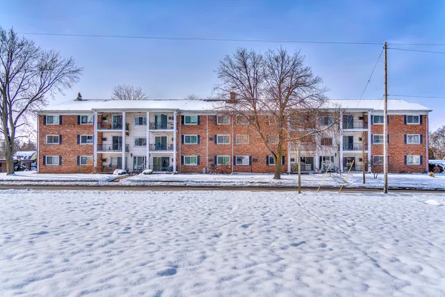 $92,400 | 806 West Michigan Avenue, Unit 307E, Jackson, MI 49202