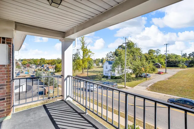 $92,400 | 806 West Michigan Avenue, Unit 307E, Jackson, MI 49202