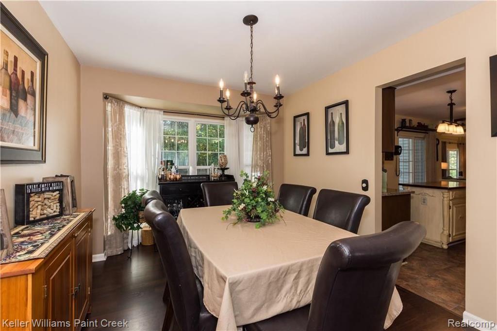 416 Ivy Wood Court Rochester Hills, MI 48307 - Photo 8 of 32