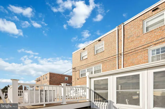 a view of a large white building