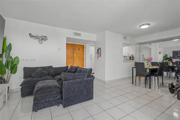 $299,000 | 11790 Southwest 18th Street, Unit 5243, Miami, FL 33175