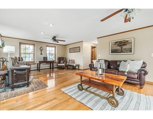 30 Joshua Road Wrentham, MA 02093 - Photo 4 of 18 Gallery Image 4