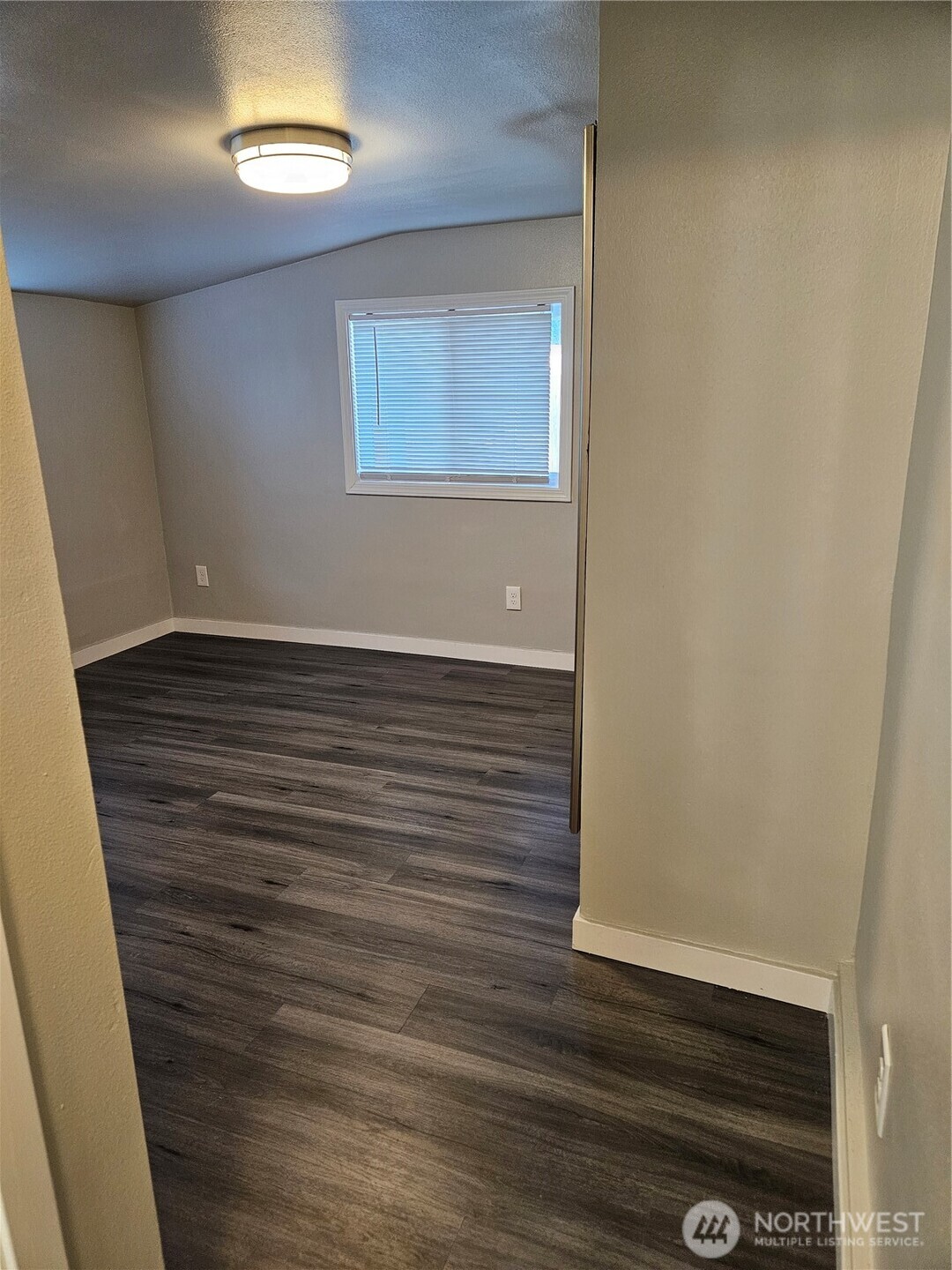 803 Dayton Avenue Northeast Renton, WA 98056 - Photo 14 of 31