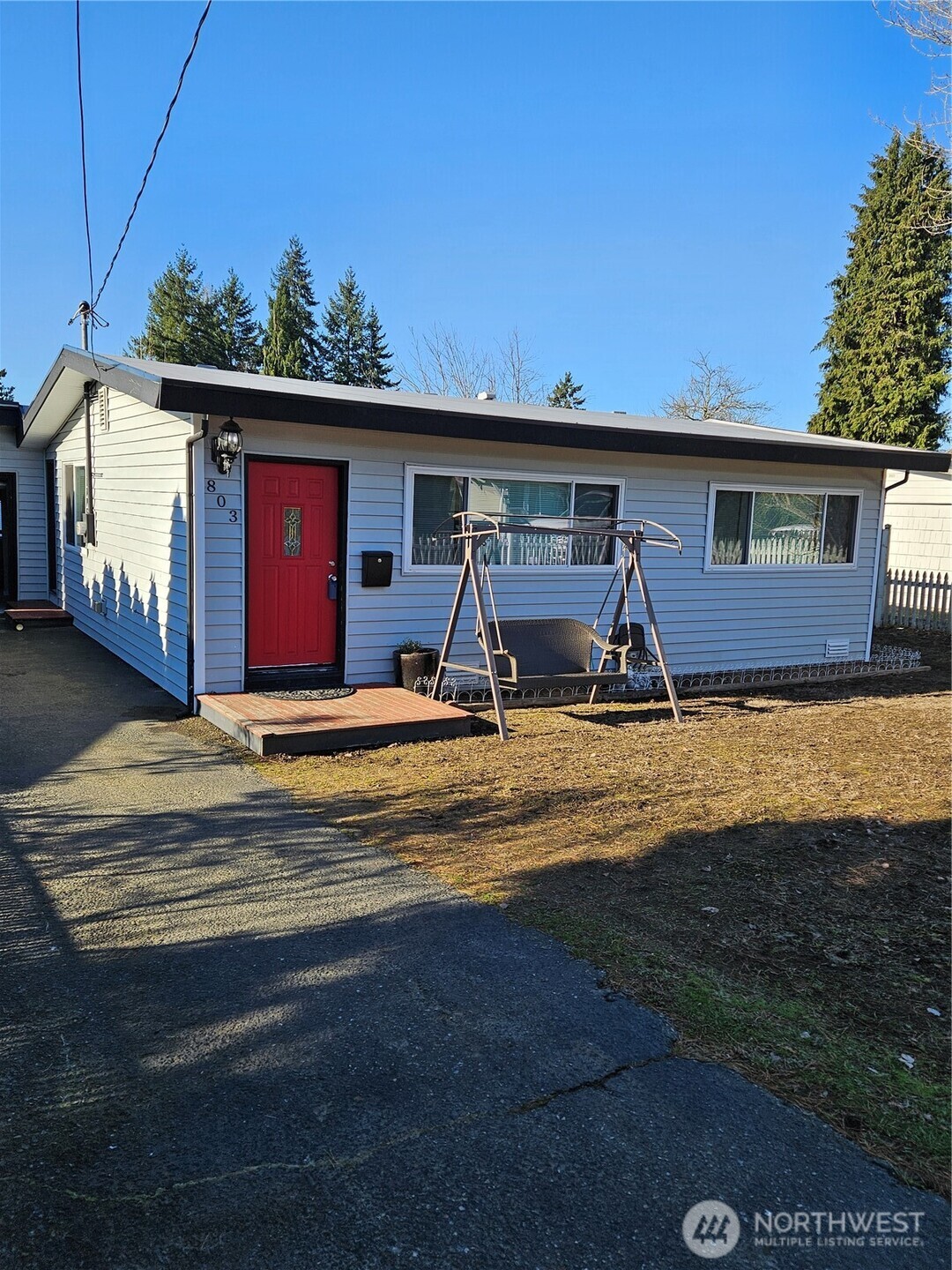 803 Dayton Avenue Northeast Renton, WA 98056 - Photo 2 of 31