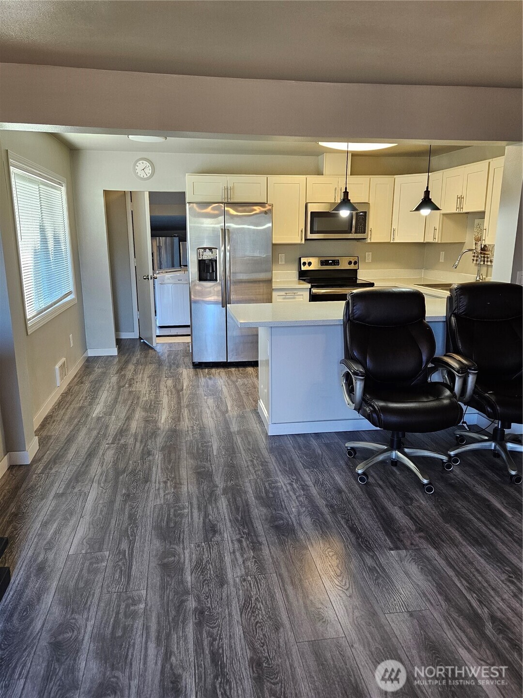 803 Dayton Avenue Northeast Renton, WA 98056 - Photo 4 of 31